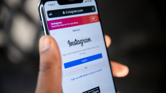Especialistas explicam o aumento das falhas nos últimos meses no Instagram e Whatsapp