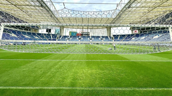 FC Porto: Guarda-redes do FC Porto já aquecem no relvado