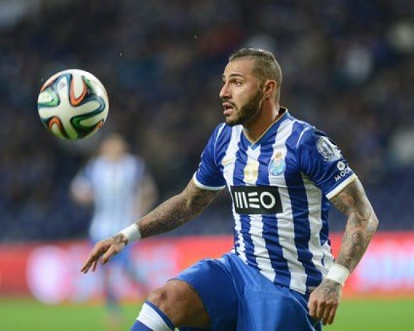 Sporting vence FC Porto por 1-0 com golo em fora-de-jogo