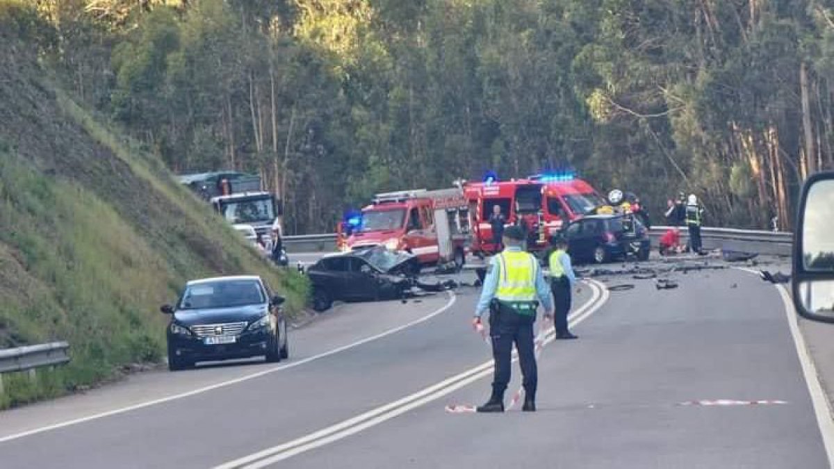 Dois Mortos E Tr S Feridos Graves Num Acidente Em Vale De Cambra