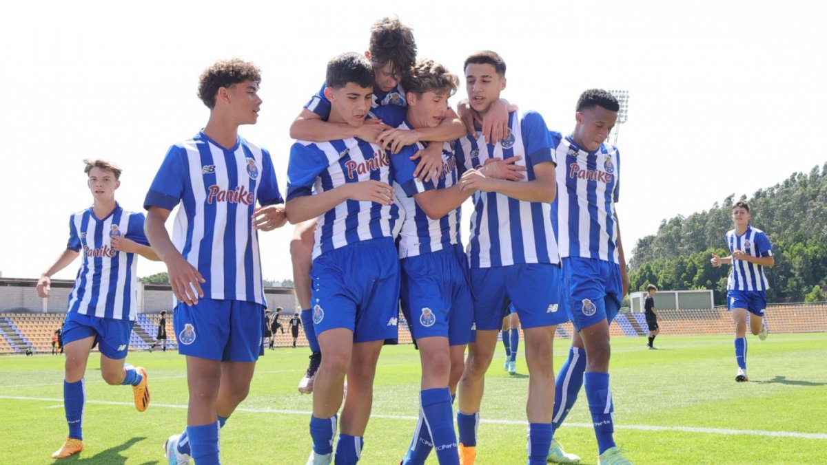 FC Porto Sub 15 Dragões dão nota 6 aos estudantes