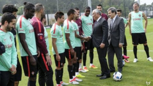 Fernando Santos teve todos os jogadores à disposição pela primeira vez