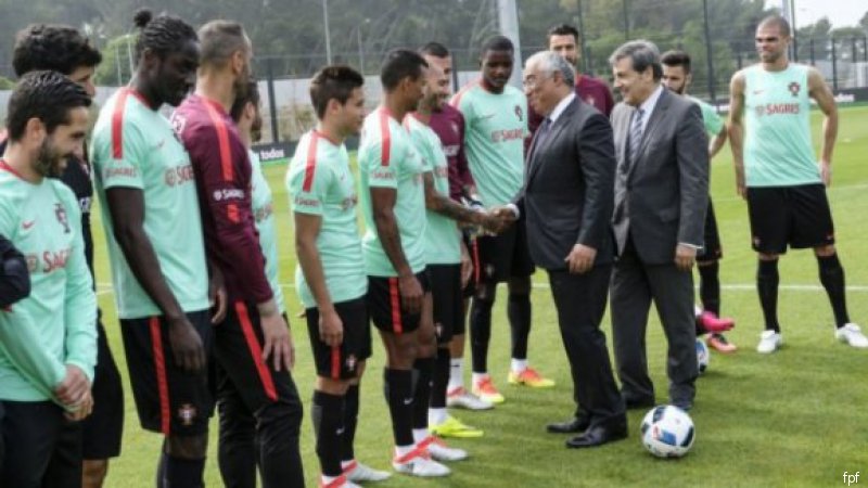 Fernando Santos teve todos os jogadores à disposição pela primeira vez