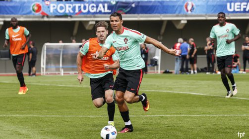 Fernando Santos teve todos à disposição no segundo treino em Marcoussis