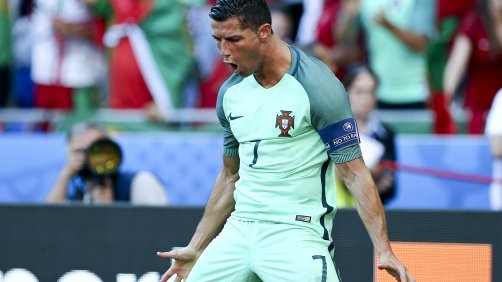 Portugal empata 3-3 com a Hungria e defronta Croácia nos 'oitavos'