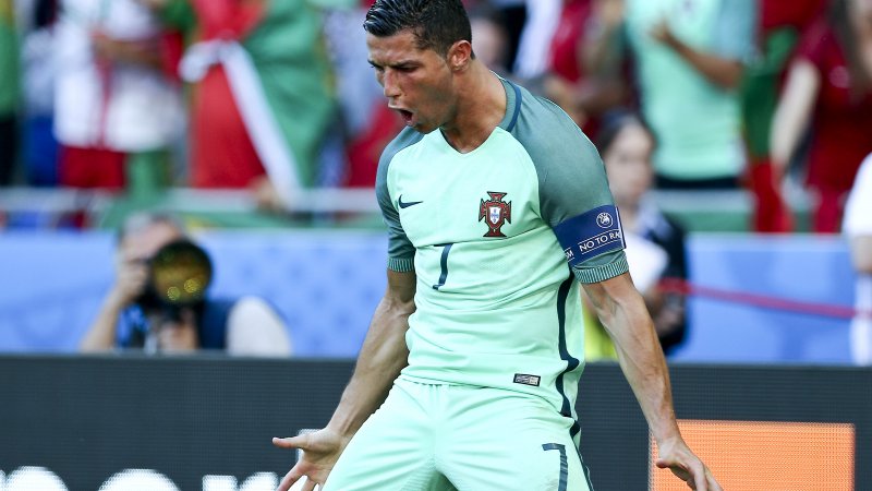 Portugal empata 3-3 com a Hungria e defronta Croácia nos 'oitavos'