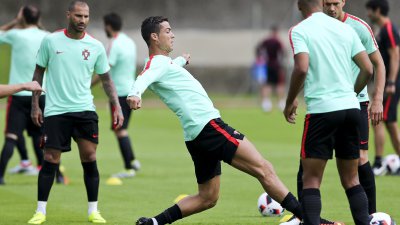 Veja as imagens do treino da seleção desta sexta-feira