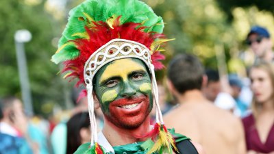 Veja o contraste do ambiente à volta do estádio de Marselha antes do Polónia vs Portugal