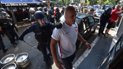 Veja o contraste do ambiente à volta do estádio de Marselha antes do Polónia vs Portugal