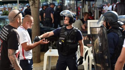 Veja o contraste do ambiente à volta do estádio de Marselha antes do Polónia vs Portugal