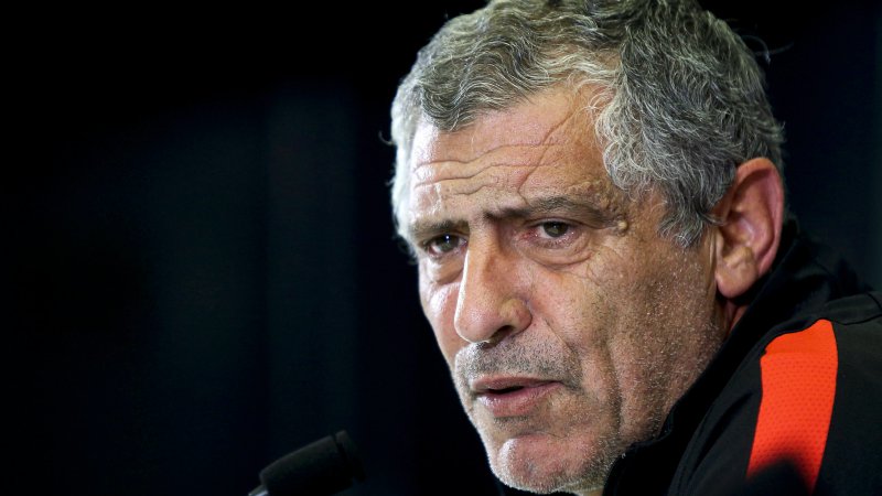 Fernando Santos quer "escrever história", mas rejeita favoritismo frente a Gales