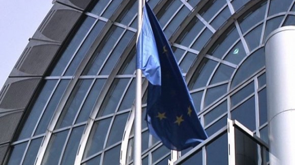 Bruxelas elogia cortes "permanentes de despesa" anunciados pelo Governo