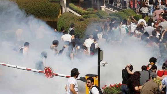 Cerca de 350 detidos nos protestos contra o Governo em Istambul