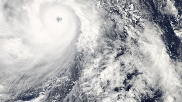 Número de vítimas do tufão Haiyan nas Filipinas aproxima-se dos 4.000