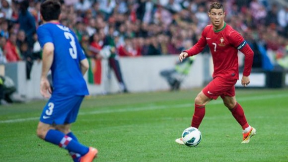 Cristiano Ronaldo venceu a Bola de Ouro com 27,99 por cento dos votos