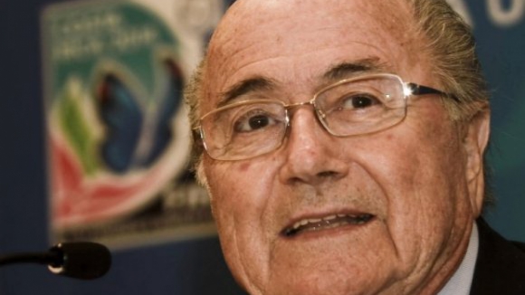 Joseph Blatter vai candidatar-se ao quinto mandato como presidente da FIFA