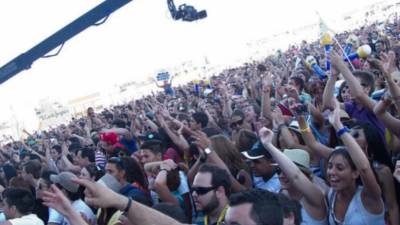 Espet&aacute;culos em recintos autorizados s&atilde;o obrigados a ter n&uacute;mero m&iacute;nimo de seguran&ccedil;as