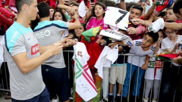 Portugal realiza primeiro treino em Campinas, perante 6.000 adeptos