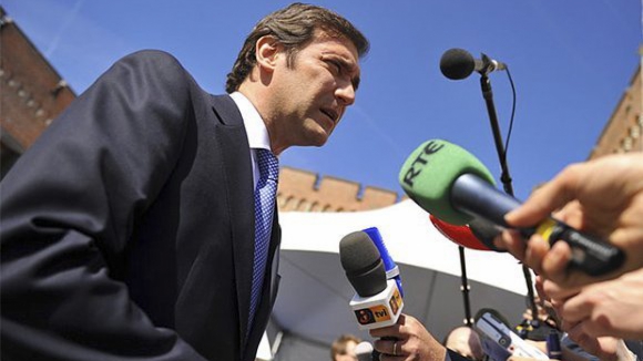 Passos Coelho anuncia que Governo pretende reduzir défice para 2,7% no próximo ano