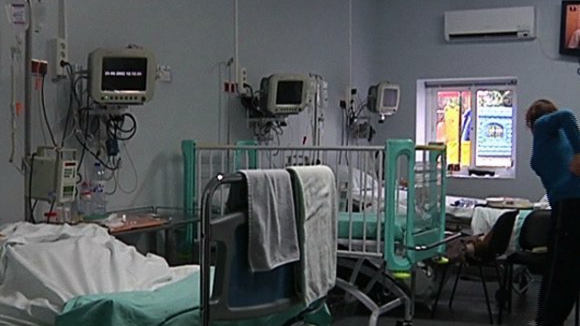 Menos camas nos hospitais públicos e mais nos privados, entre 2002 e 2013