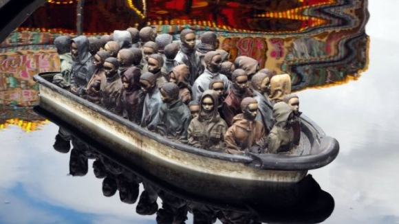 Dismaland Calais é o novo projecto de Banksy que quer construir abrigos para refugiados