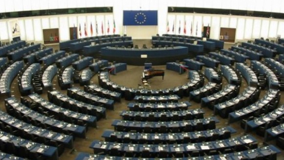 Bruxelas insta Governo a apresentar "sem mais demoras" plano provisório