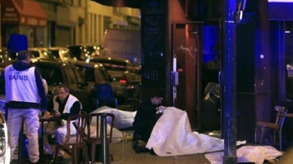 França em estado de emergência. Testemunhas relatam 'apocalipse' na capital francesa
