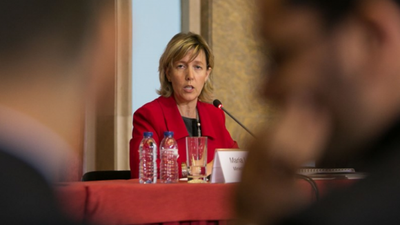 Portugal condenado a pagar 1,8 mil milh&otilde;es pelos 'swaps' ao Santander