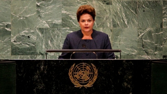 Relatório do Senado recomenda continuação do processo de destituição de Dilma Rousseff