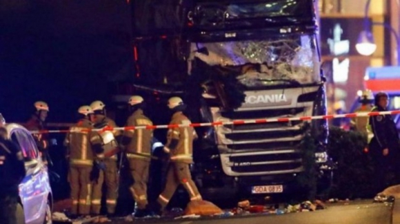 Grupo extremista Estado Isl&acirc;mico reivindica ataque em Berlim