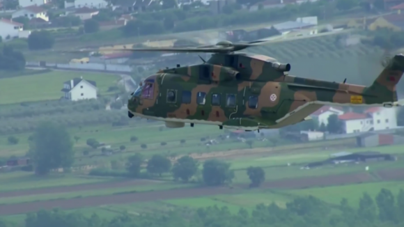 Helicóptero de Francisco deixou Monte Real às 17:27 rumo a Fátima