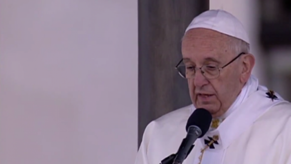 "N&atilde;o podia deixar de vir" a F&aacute;tima - Francisco