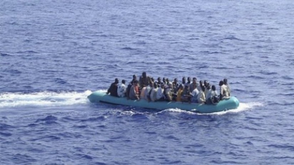 Portugal é um dos países que vai acolher migrantes "presos" no Mediterrâneo há 10 dias