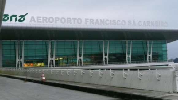 PJ apreende 255 quilos do alucinogénio "khat" no Aeroporto do Porto