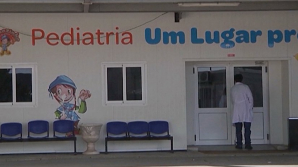 Crianças na pediatria do Hospital de S. João deixam contentores até final de junho