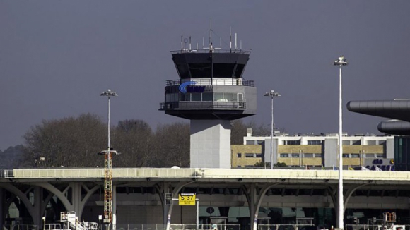 Avaria no radar do Porto limita controlo de voos no aeroporto Sá Carneiro