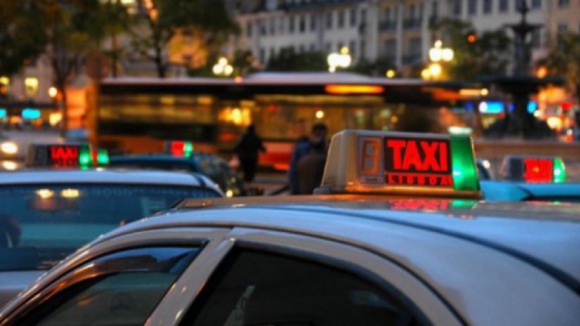 Taxistas do Porto cautelosos mas recusam "alarmismo" devido à greve dos motoristas