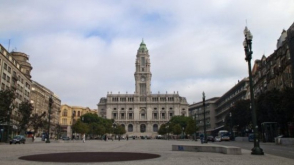 Câmara do Porto pondera criação de uma ligação rápida entre Campanhã e Alfândega