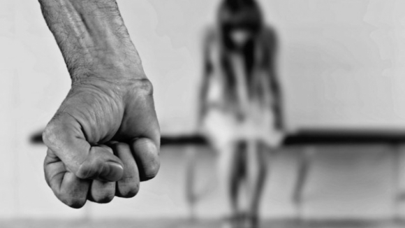 APAV apoiou mais de 43.000 vítimas de violência doméstica em cinco anos