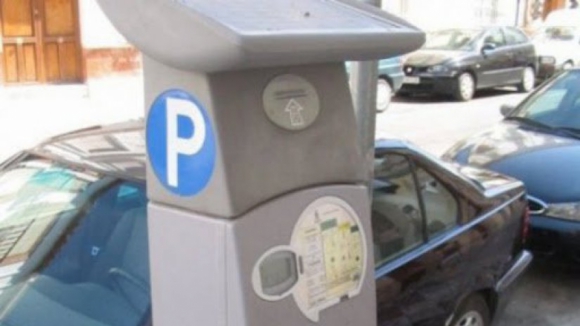 Câmara do Porto admite tarifa diária de estacionamento para comerciantes da Foz