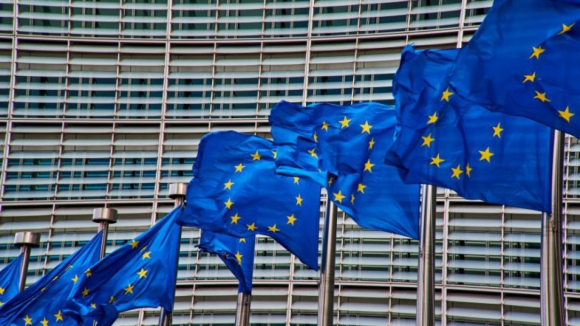 Covid-19: Bruxelas anuncia suspensão "inédita" de regras de disciplina orçamental