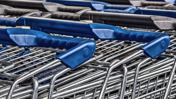 Covid-19: Supermercados no centro de Ovar encerram devido a contágio de funcionários