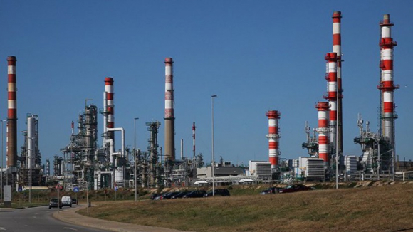 Galp Energia suspende produção de combustíveis na refinaria de Matosinhos