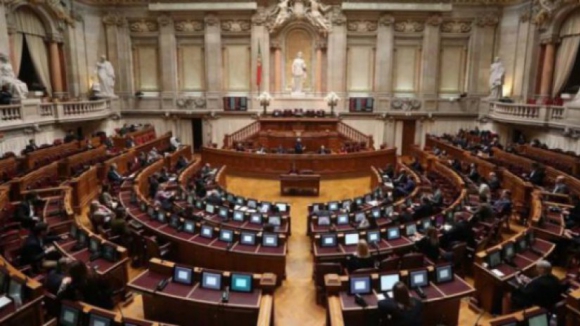 Eutanásia: Parlamento decide se há referendo em 23 de outubro
