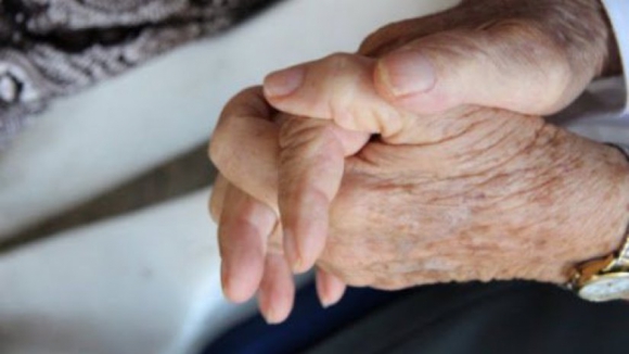 Detetados mais dois lares de idosos no Grande Porto com infeções por Covid-19