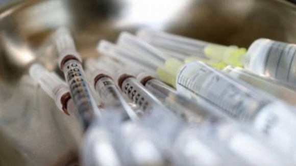 Vacina contra a covid-19 já foi administrada a 16.701 profissionais de saúde