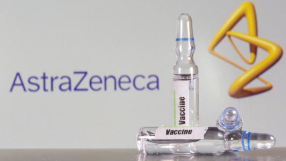 Vacina da AstraZeneca recomendada apenas para menores de 65 anos