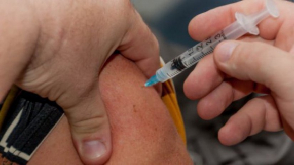 Um total de 837.887 vacinas contra a Covid-19 foram administradas em Portugal desde 27 de dezembro
