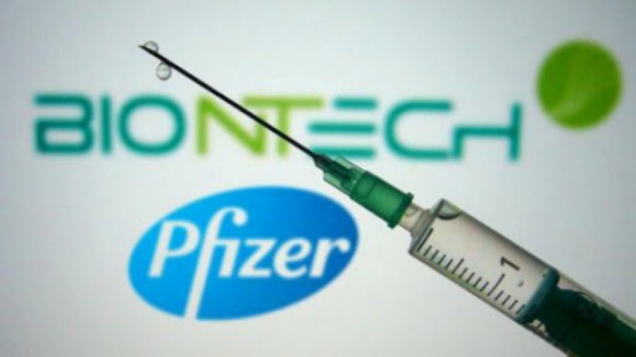 Aumento de anticorpos reforçado após segunda toma da vacina Pfizer/BioNTech