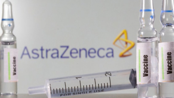 Regulador da UE compara risco de coágulos com vacina da AstraZeneca ao da pílula